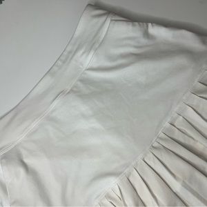 Under amour athletic white tennis/ golf skirt size small